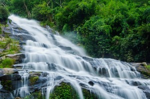 Mae Ya Doi Inthanon Vodopad (Водопад Мае Я (Mae Ya), Doi Inthanon, Chiang Mai  )