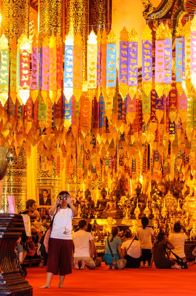 Wat Chediluang Varaviharn Inside (Wat Chediluang Varaviharn, Чианг Май, Таиланд.)