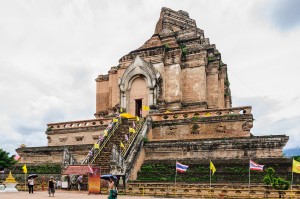 Wat Chediluang Varaviharn Main Chedi (Wat Chediluang Varaviharn, Чианг Май, Таиланд.)