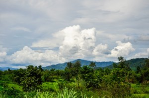 Clouds In The Hills In Laos (Дороги Лаоса. Из Бокео в Луангпхабанг.)