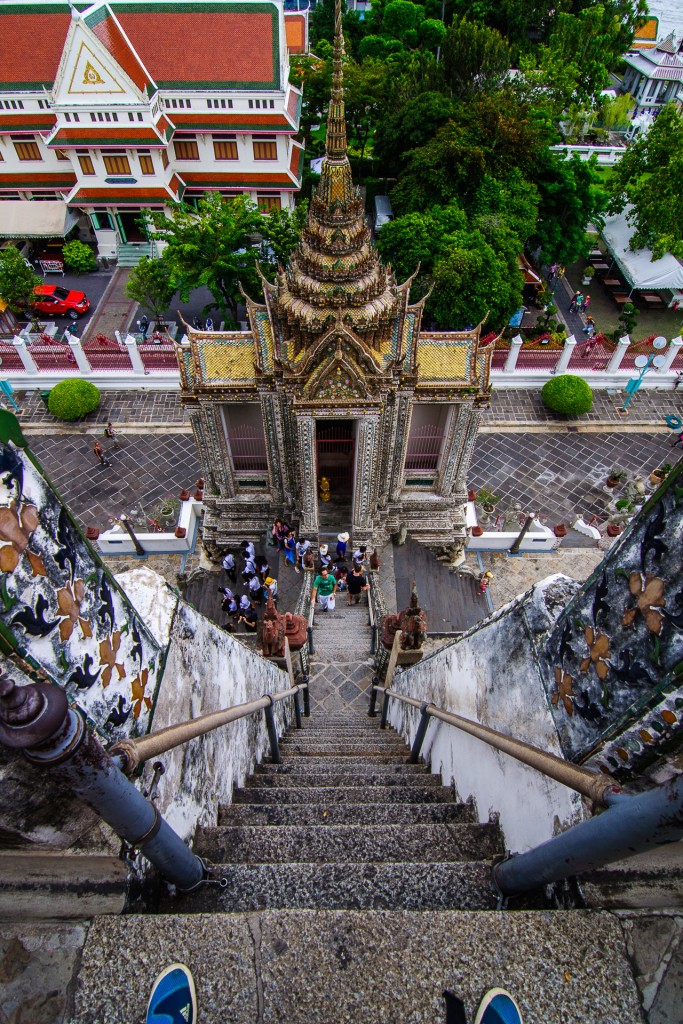 Лестница вниз со ступы Wat Arun'a.