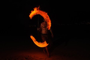 Roman Kit And Fire Staff On The Beach 32 (Роман Кит и огонь на пляже.)