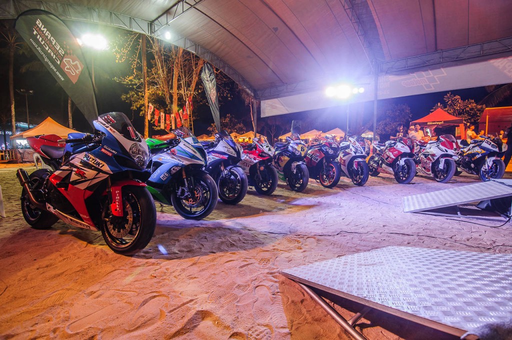 21-й Phuket bike week 2015. Рядок спорт байков.