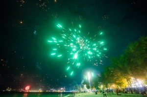 new-year-fireworks-on-patong-beach-08 (Как встречали новый год на Патонге)